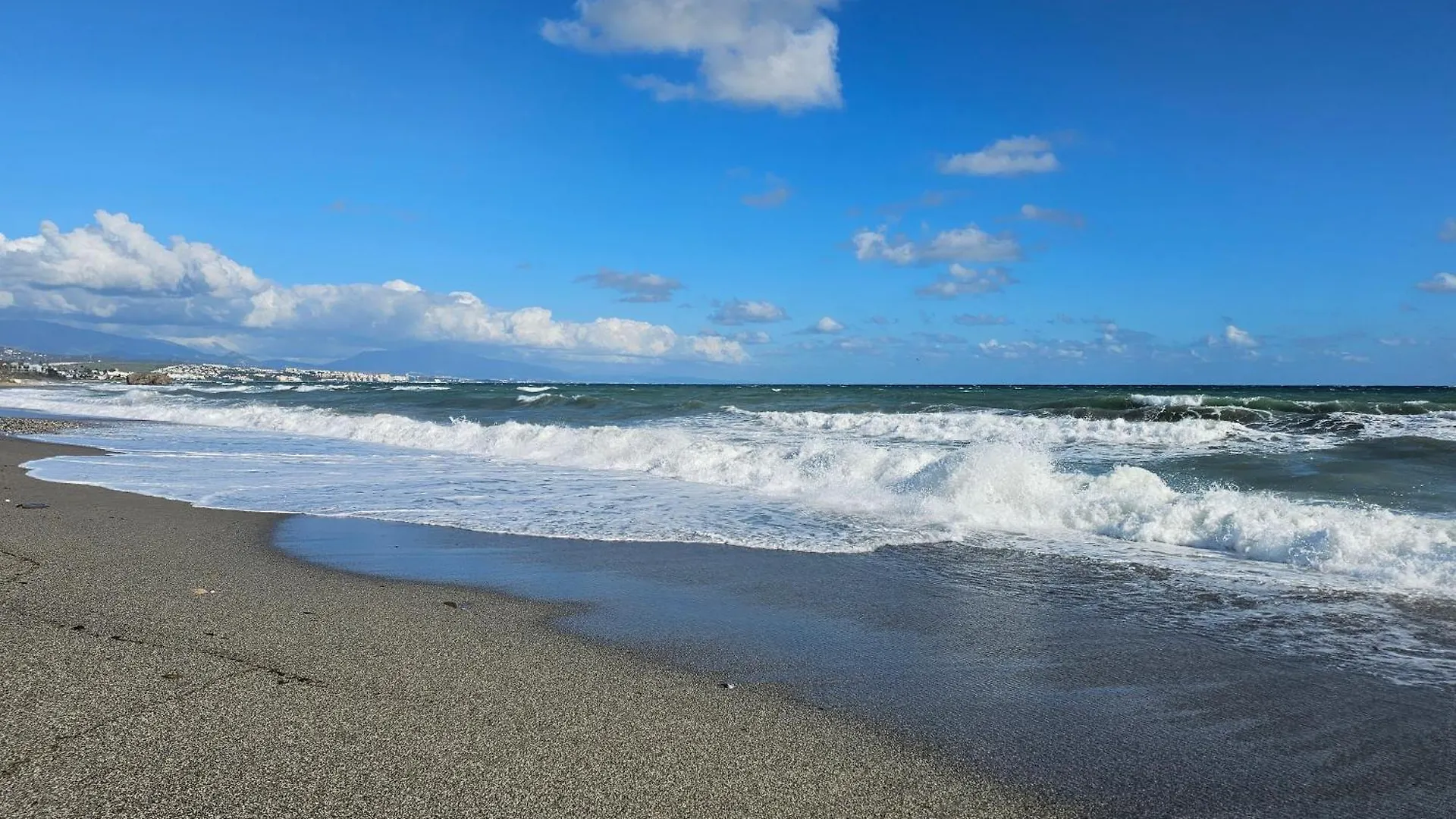 Casares Del Mar Luxury Beach Apartment 스페인
