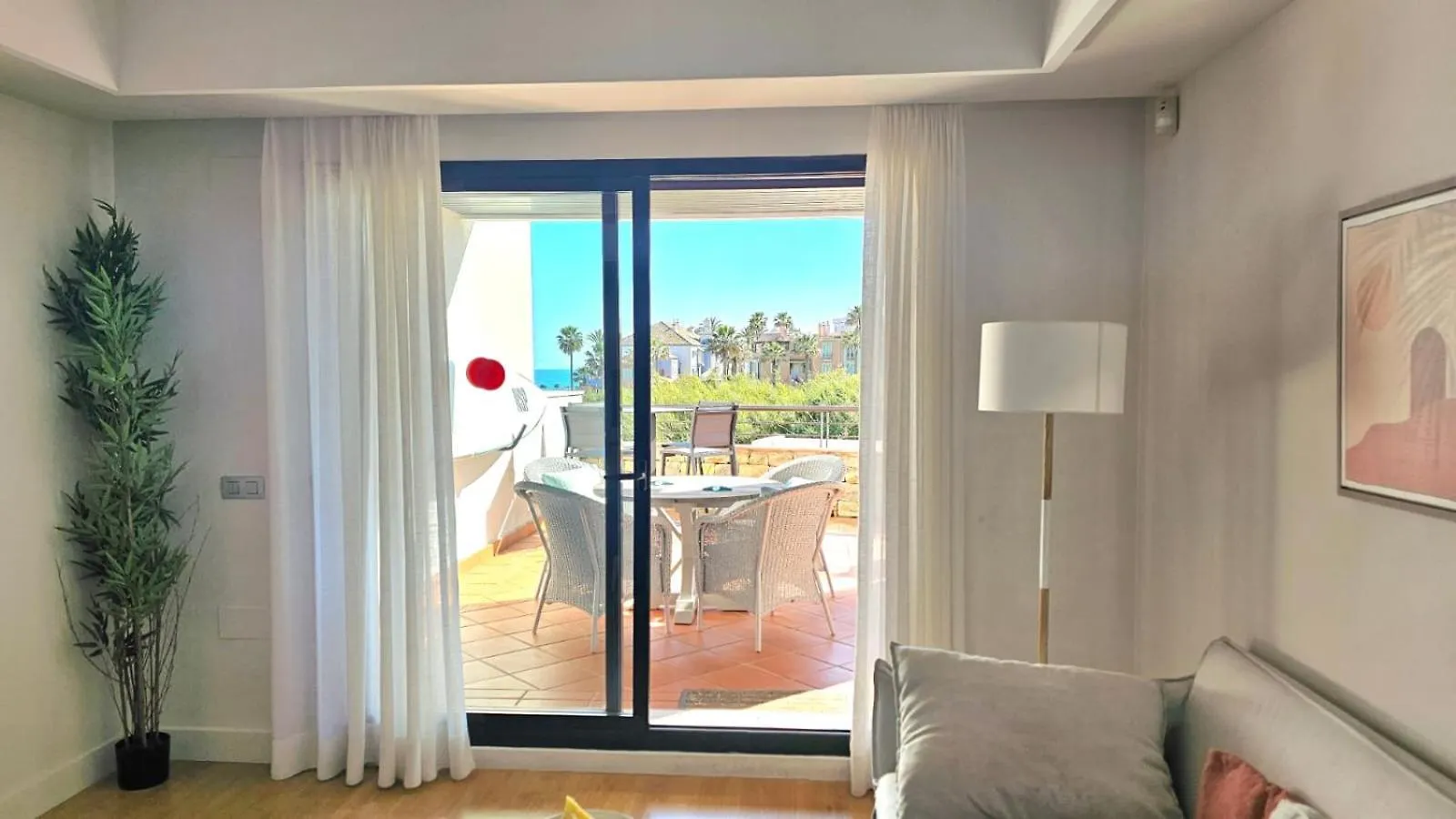 Casares Del Mar Luxury Beach Apartment Испания